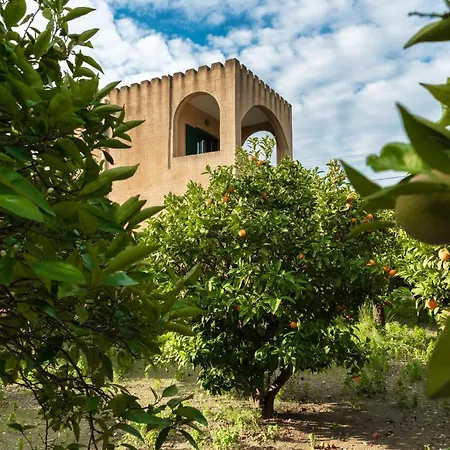 The Tower With The Orange Tree Garden Holiday home *